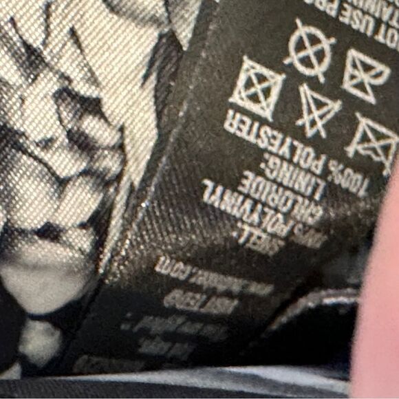 Ted Baker |  Black Clutch with Ribbed Texture - Picture 5 of 9